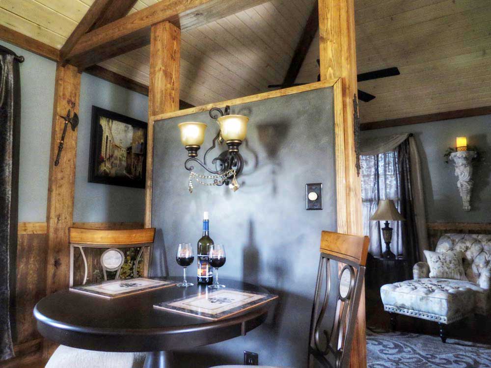 Place for two at the Creole Cabin
