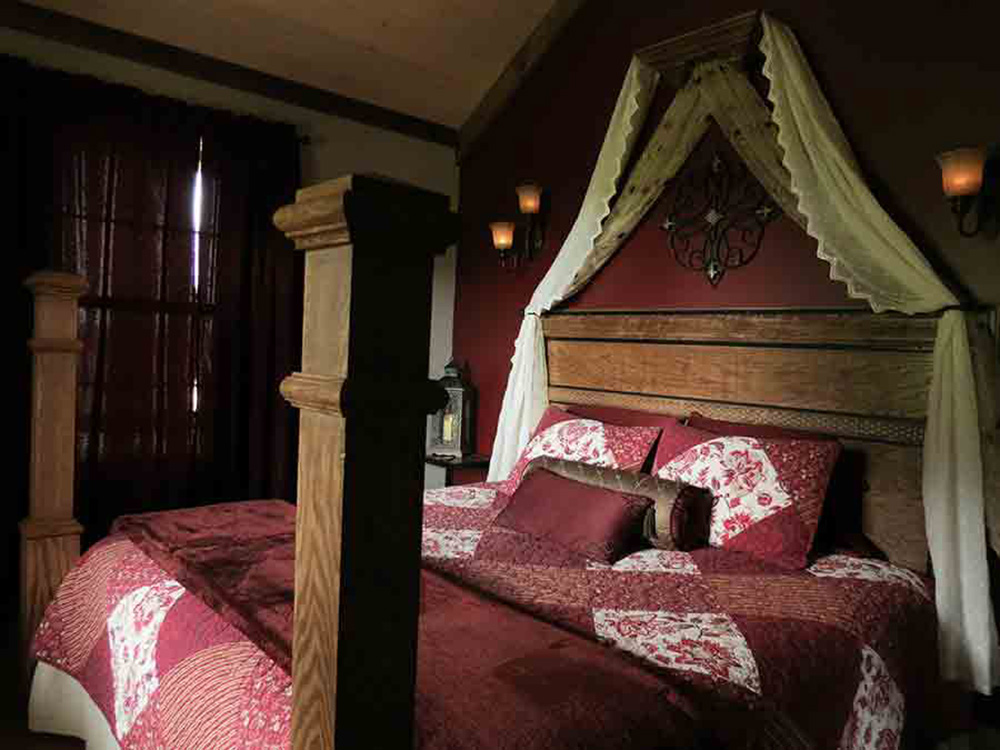 Cozy king size four poster bed french gothic
